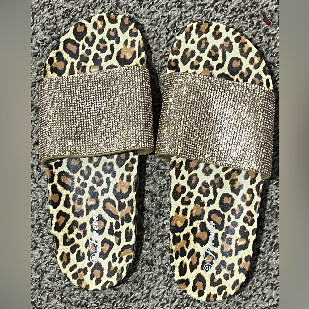 NWOT Forever size 10 Leopard Print With Copper “bling” top $75 OBO